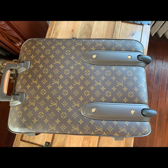 Louis Vuitton PEGASE 60 Travel Luggage - Picture 5 of 16